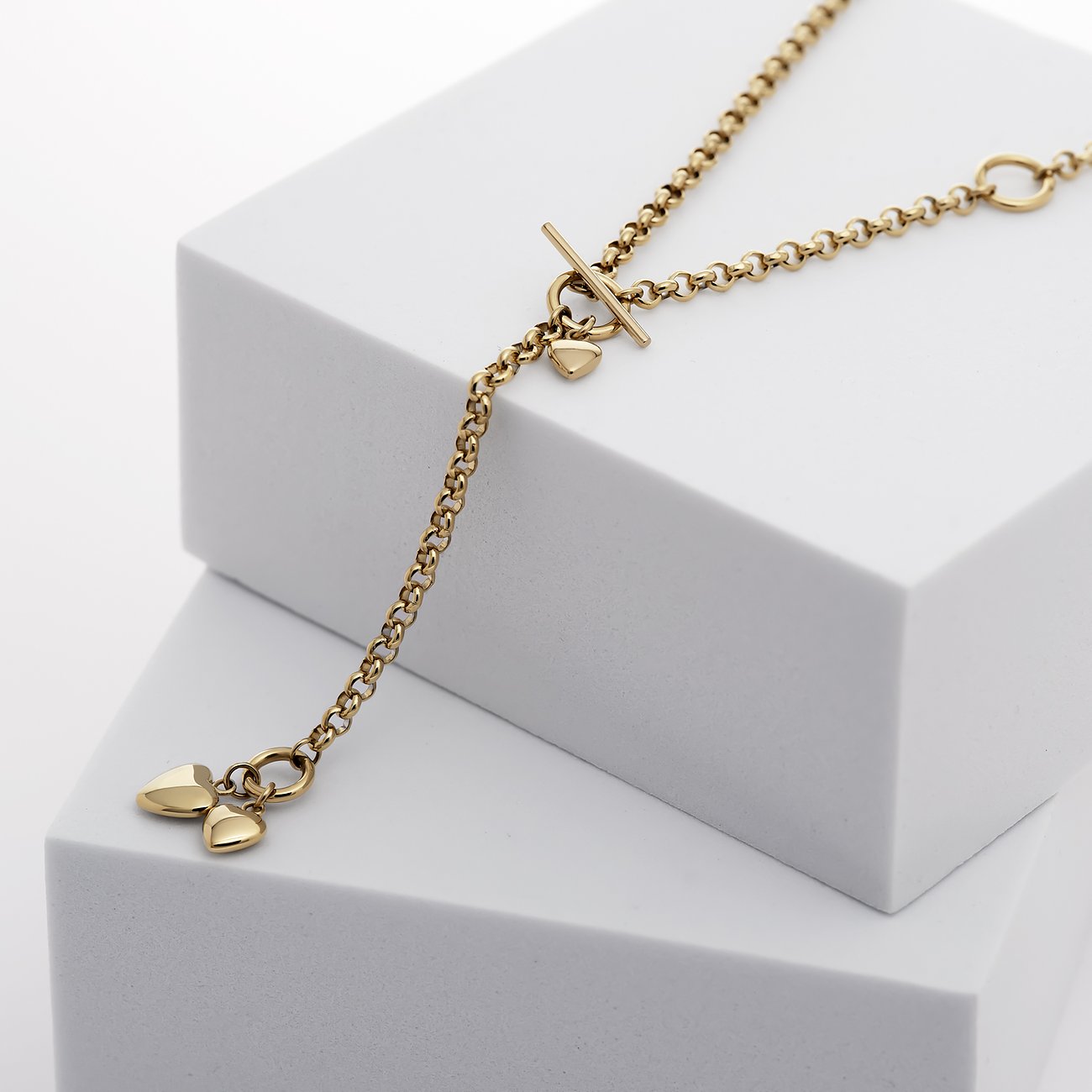 GMK Collection Halskette aus Edelstahl mit Herz-Anhängern und Toggle-Verschluss.