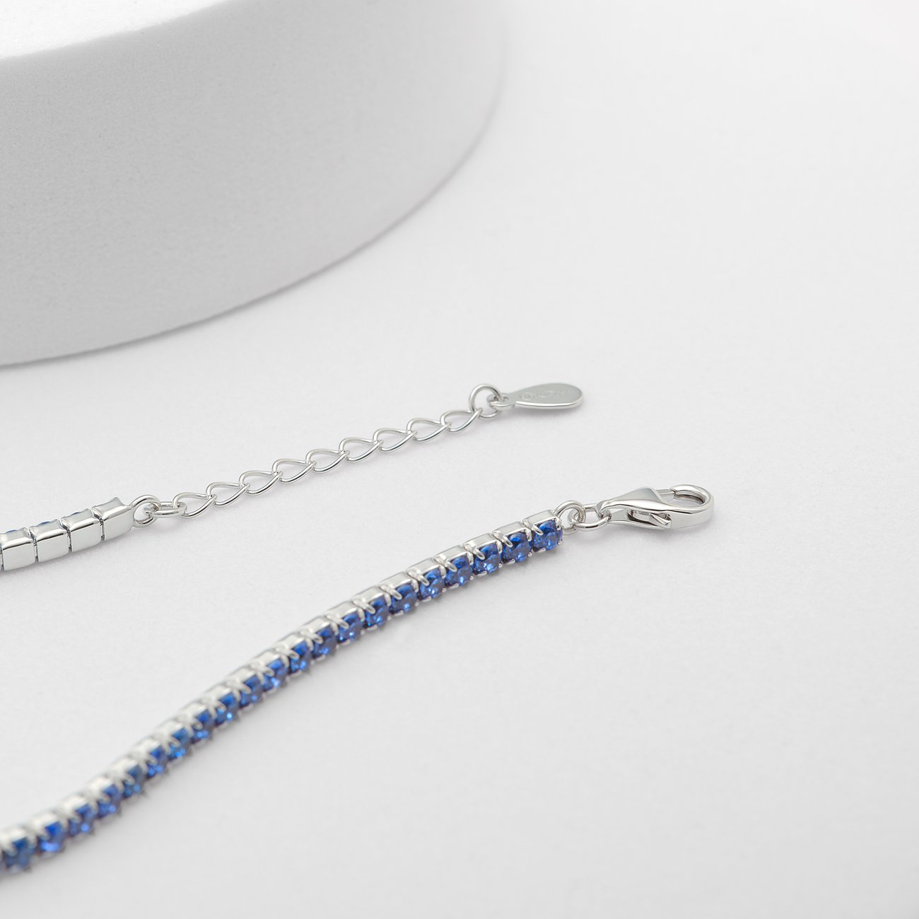 CHRIST armband i 925 återvunnet silver med blå zirkoner.