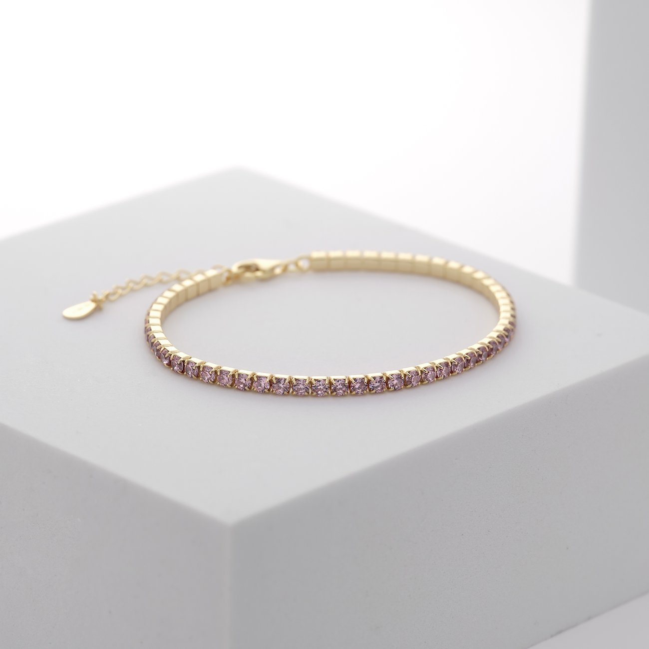 CHRIST Armband aus 925er recyceltem Silber mit rosa Zirkonia.