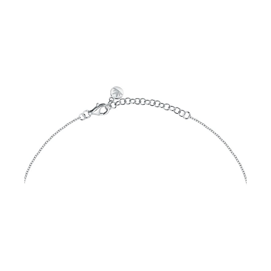 Close-up des Verschlusses einer Morellato Halskette aus recyceltem Silber mit einer Verlängerungskette.