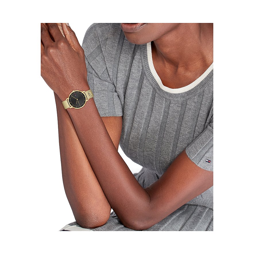 Tommy Hilfiger Damenuhr mit Edelstahlgehäuse, analog, schwarzes Zifferblatt, Mesh-Armband.