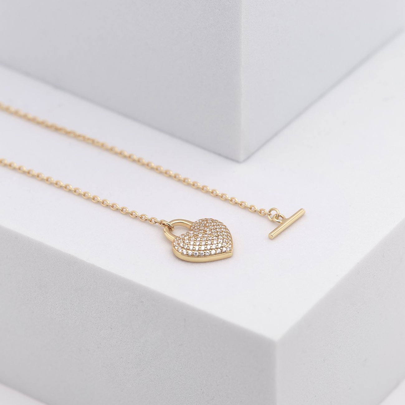 CHRIST Halsschmuck aus 925er Silber mit Zirkonia.