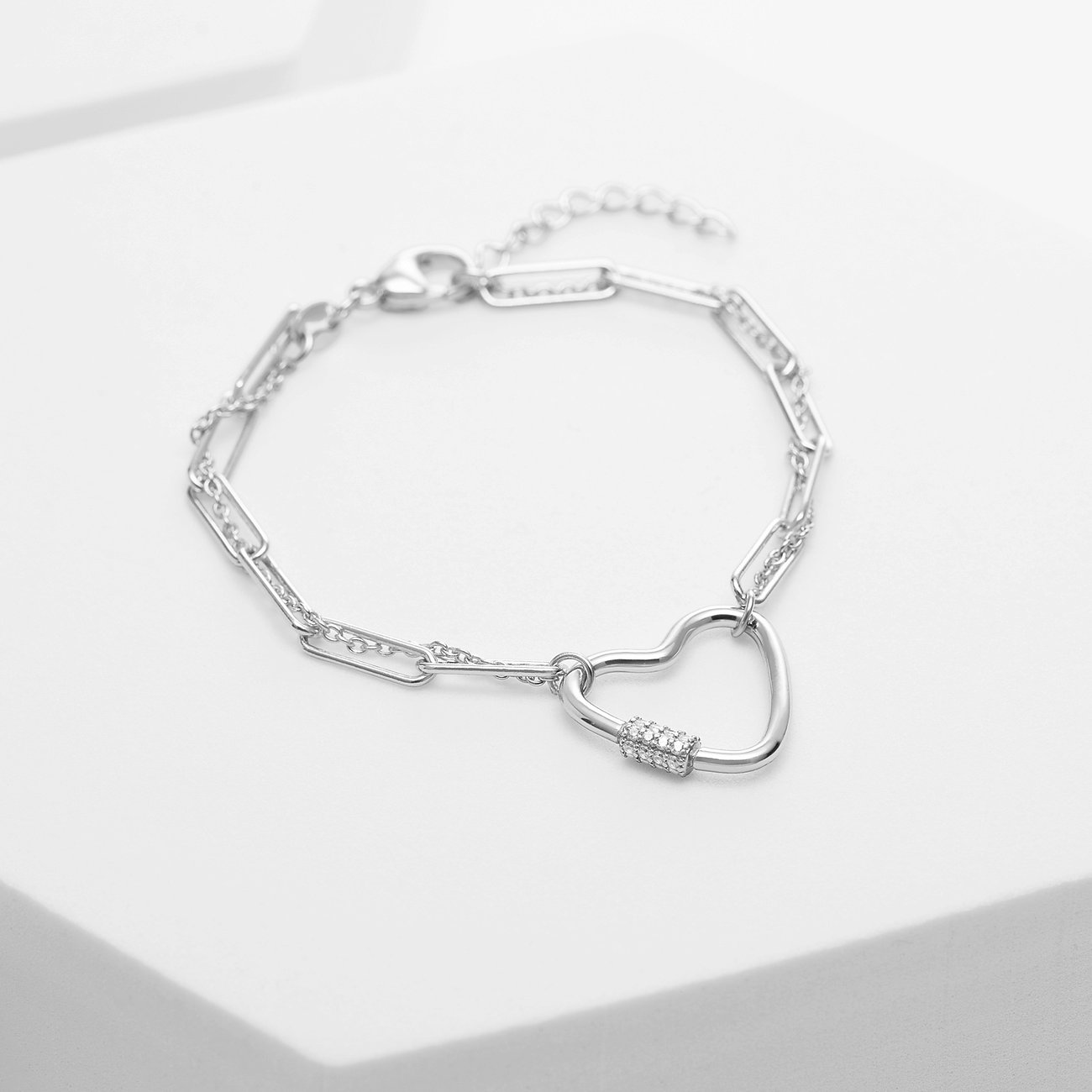CHRIST Armband aus 925er recyceltem Silber mit Zirkonia und Herz-Anhänger.