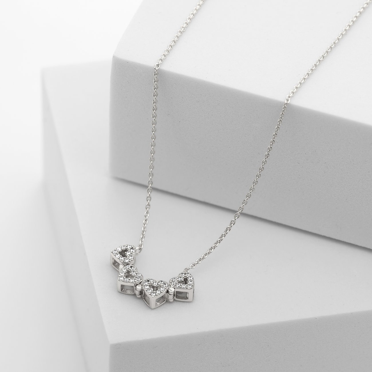 Collier CHRIST en argent recyclé 925 avec zircone.