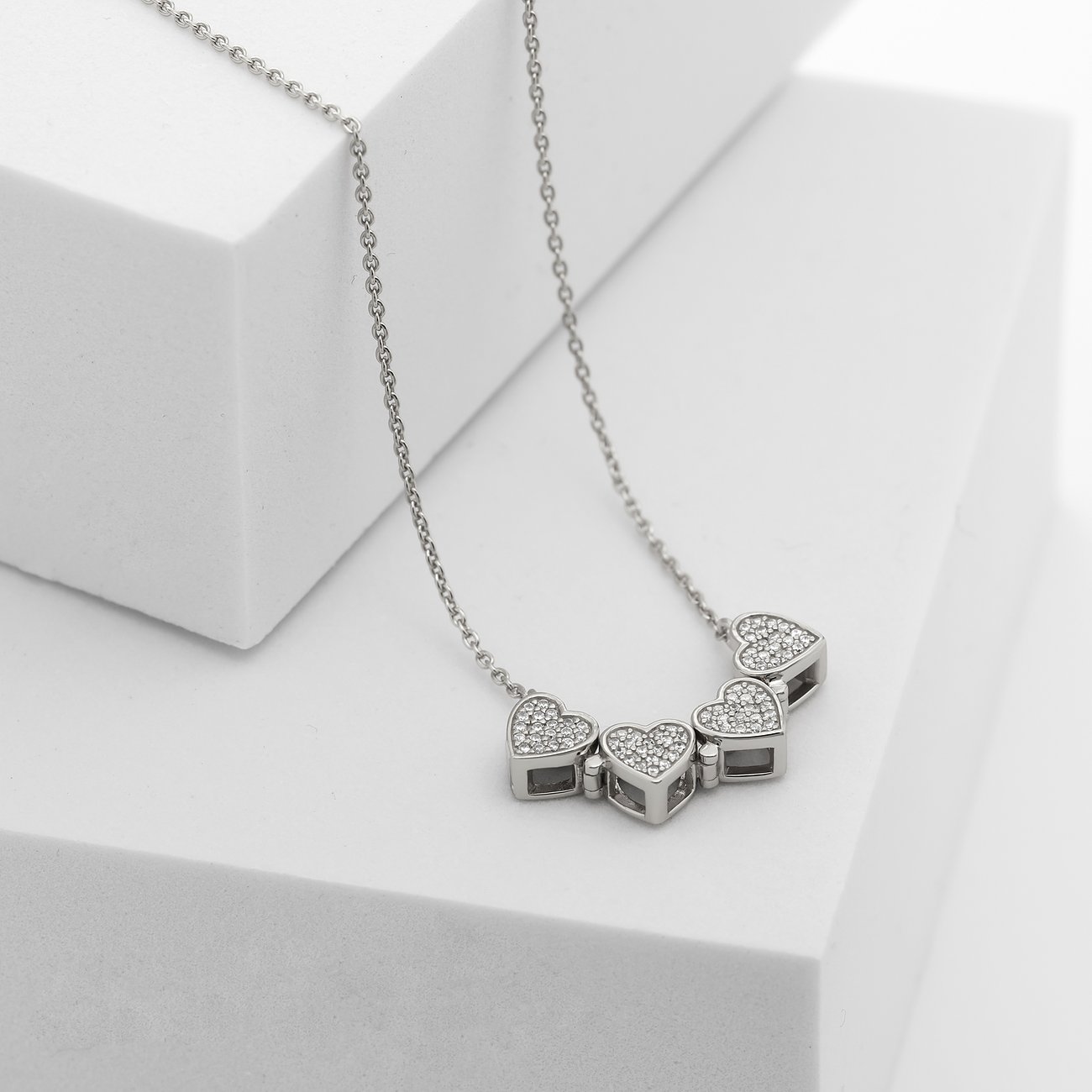 Collier CHRIST en argent recyclé 925 avec zircone.