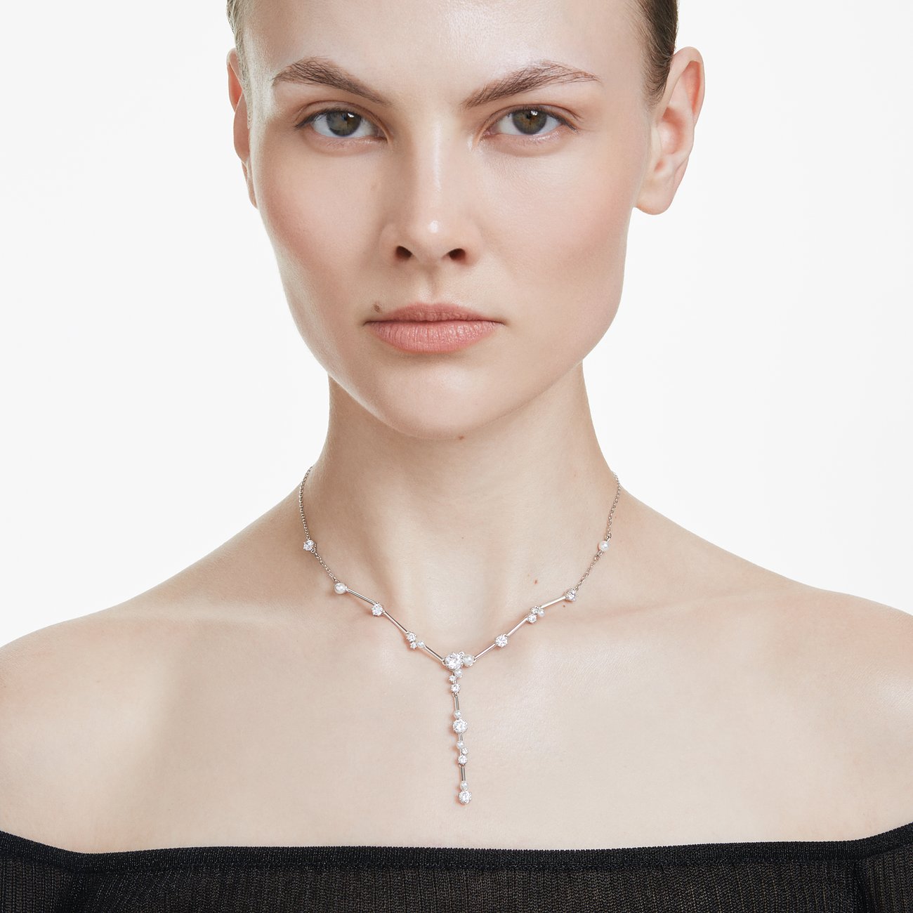 Swarovski Halsschmuck aus Metall mit Kristallen, Y-Kette mit Tropfenanhänger.