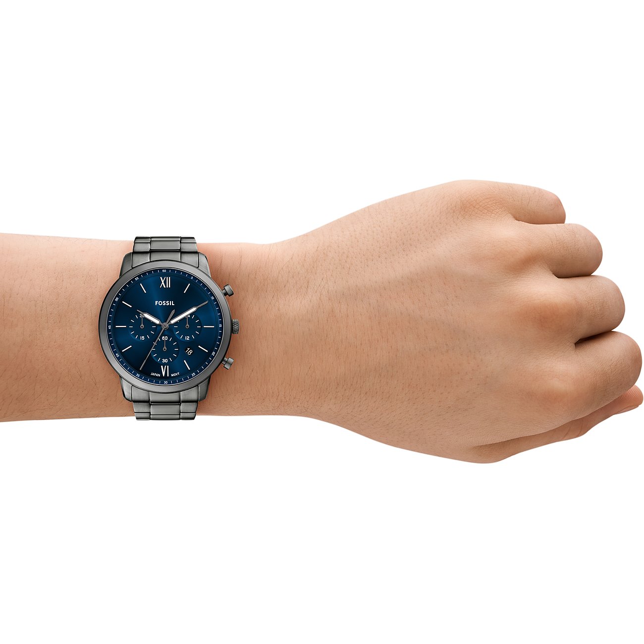 Fossil Herrenuhr mit Edelstahlgehäuse und blauem Zifferblatt.