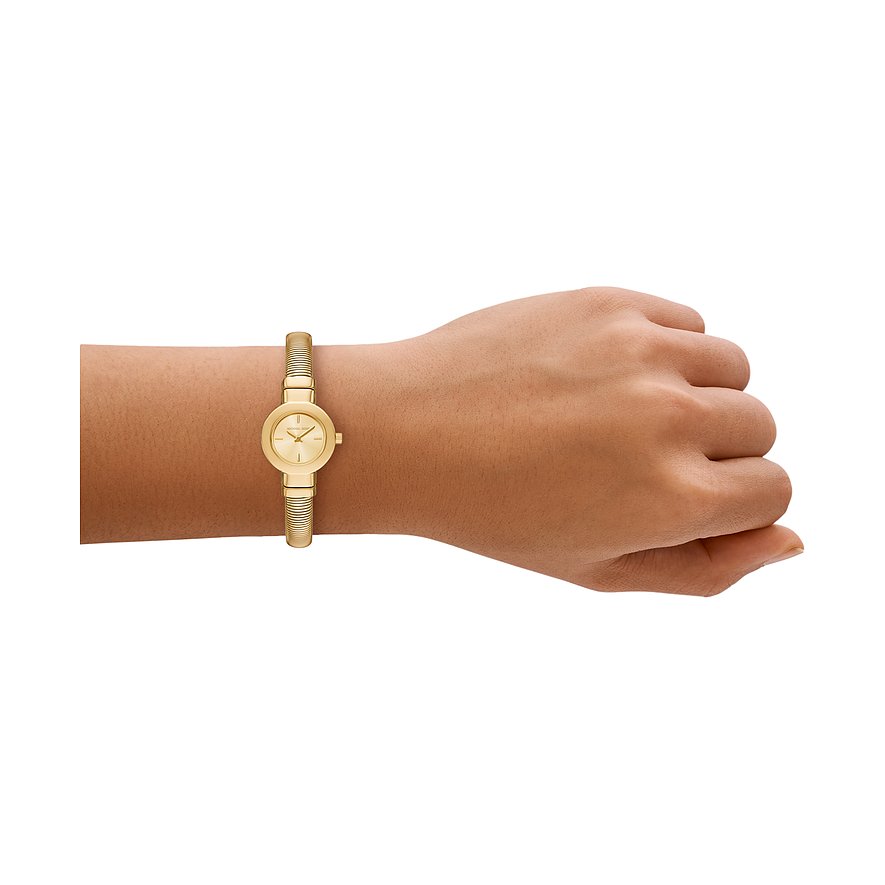 Orologio da donna Michael Kors con cassa in acciaio inossidabile color oro e display analogico.