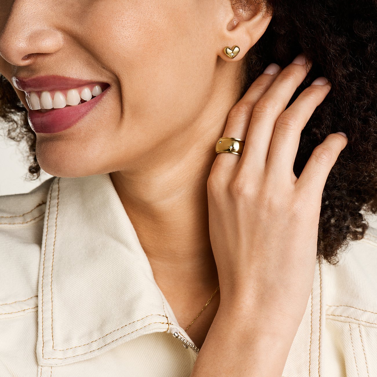 Fossil Ohrstecker aus Edelstahl mit Glasstein.