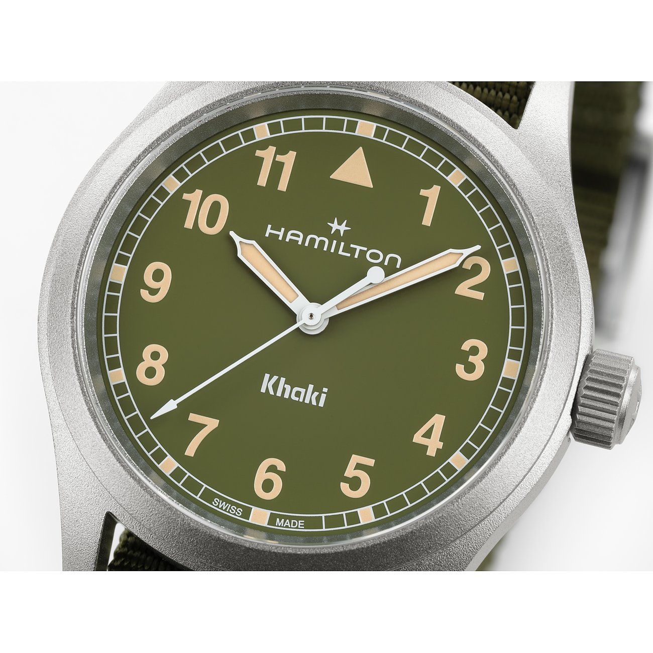 Hamilton Herrenuhr mit Edelstahlgehäuse und grünem Zifferblatt, analog.