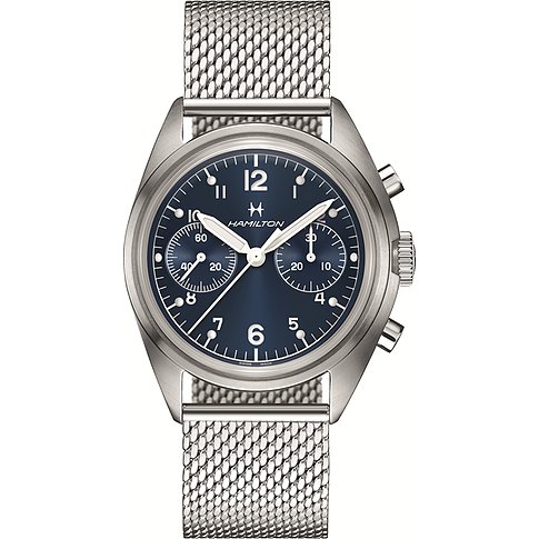 Hamilton Herrenuhr aus Edelstahl mit marineblauem Zifferblatt und silberfarbenem Milanaise-Armband.