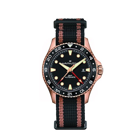 Hamilton Herrenuhr mit Edelstahlgehäuse, schwarzem Zifferblatt und analoger Anzeige.