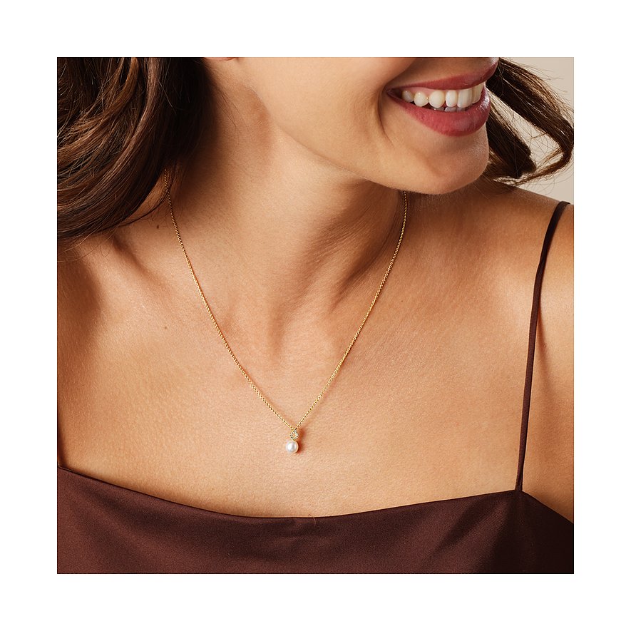 CHRIST ketting van 375 geel goud met parel.