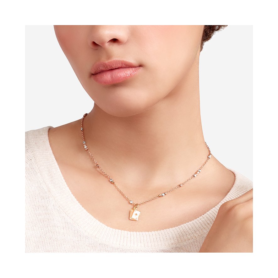DoDo Anhänger aus 375 Roségold mit weißer Emaille und einem Spielkarten-Motiv.