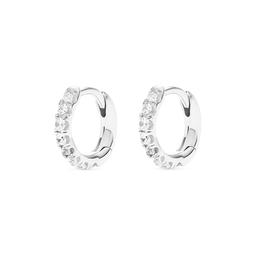 FAVS 925 silverkreoler, prydda med gnistrande vita zirkoniasten, fotograferade snett framifrån.