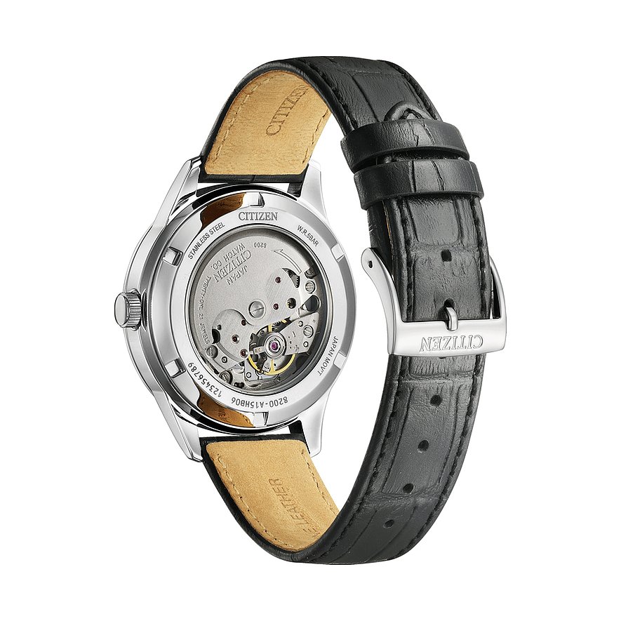 Citizen Herrenuhr mit Edelstahlgehäuse und schwarzem Lederarmband.