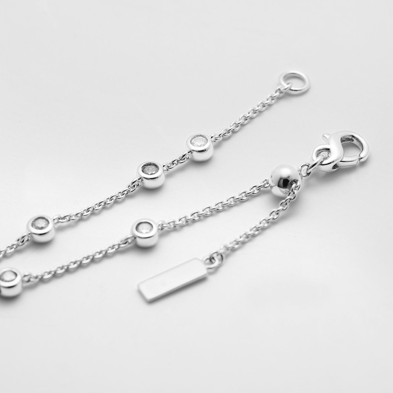 JETTE Armband aus 925 recyceltem Silber mit Zirkonia.