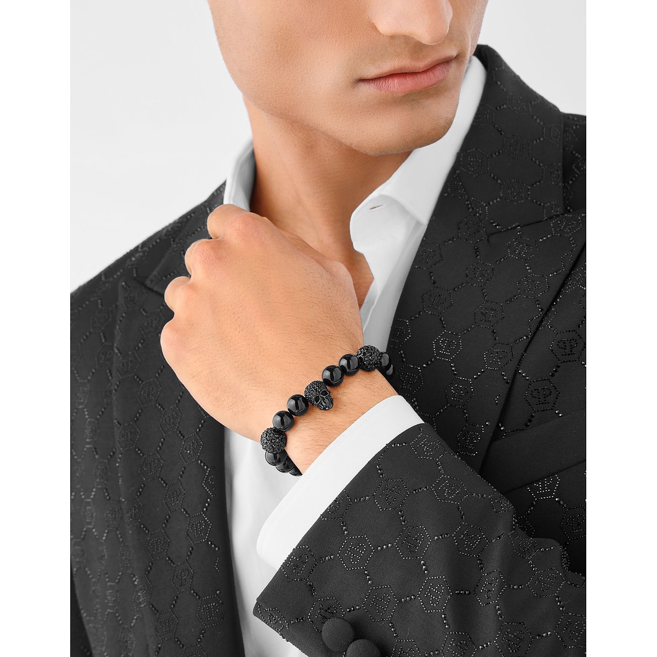 Philipp Plein Armband aus recyceltem Edelstahl mit schwarzen Steinen und Totenkopf.
