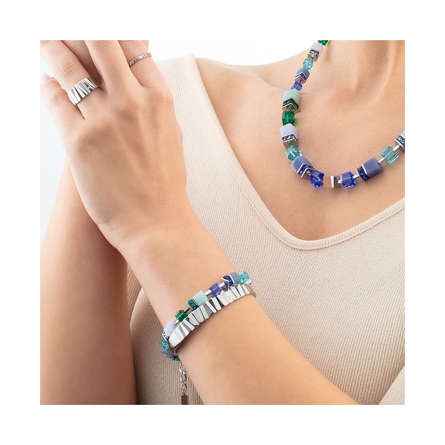Coeur de Lion Armband aus Edelstahl mit bunten Kristallen und Rillenmuster.