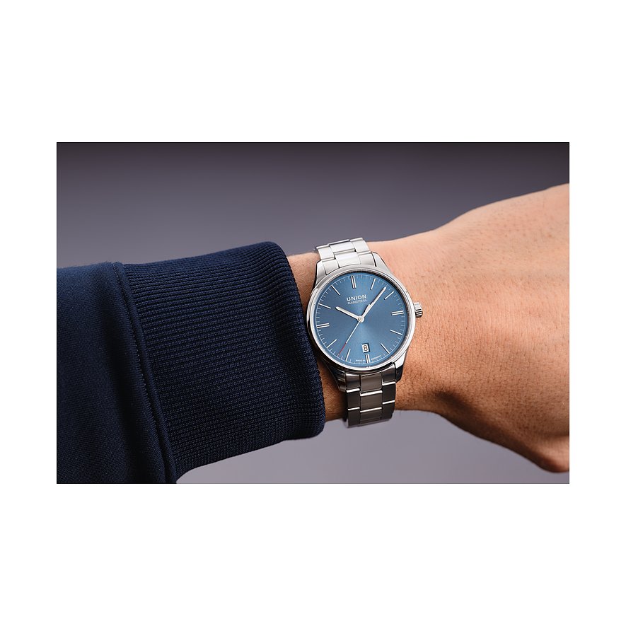 Union Glashütte Herrenuhr mit Edelstahlgehäuse und blauem Zifferblatt.