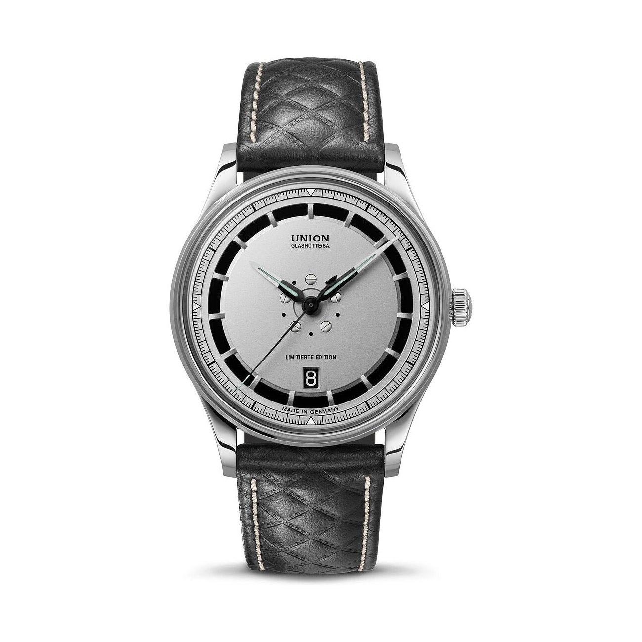 Union Glashütte Herrenuhr aus Edelstahl mit hellem Zifferblatt und schwarzem, gesteppten Lederarmband.