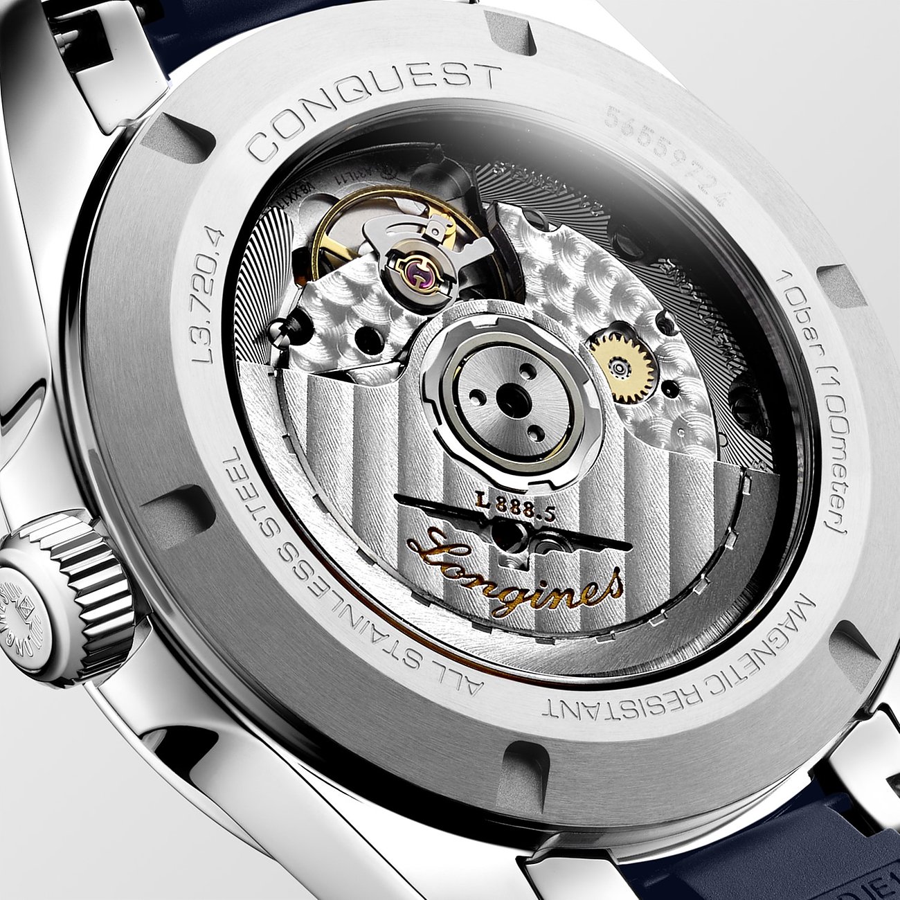 Rückseite einer Longines Herrenuhr aus Edelstahl mit sichtbarem Uhrwerk und „Longines“ Schriftzug.