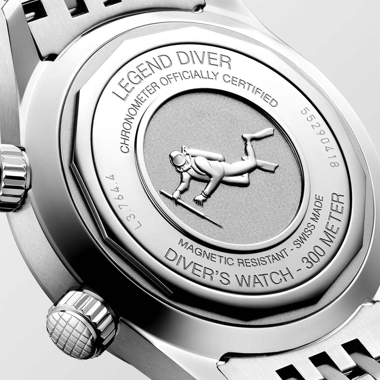 Longines Herrenuhr aus Edelstahl mit Taucher-Emblem und Sichtboden.