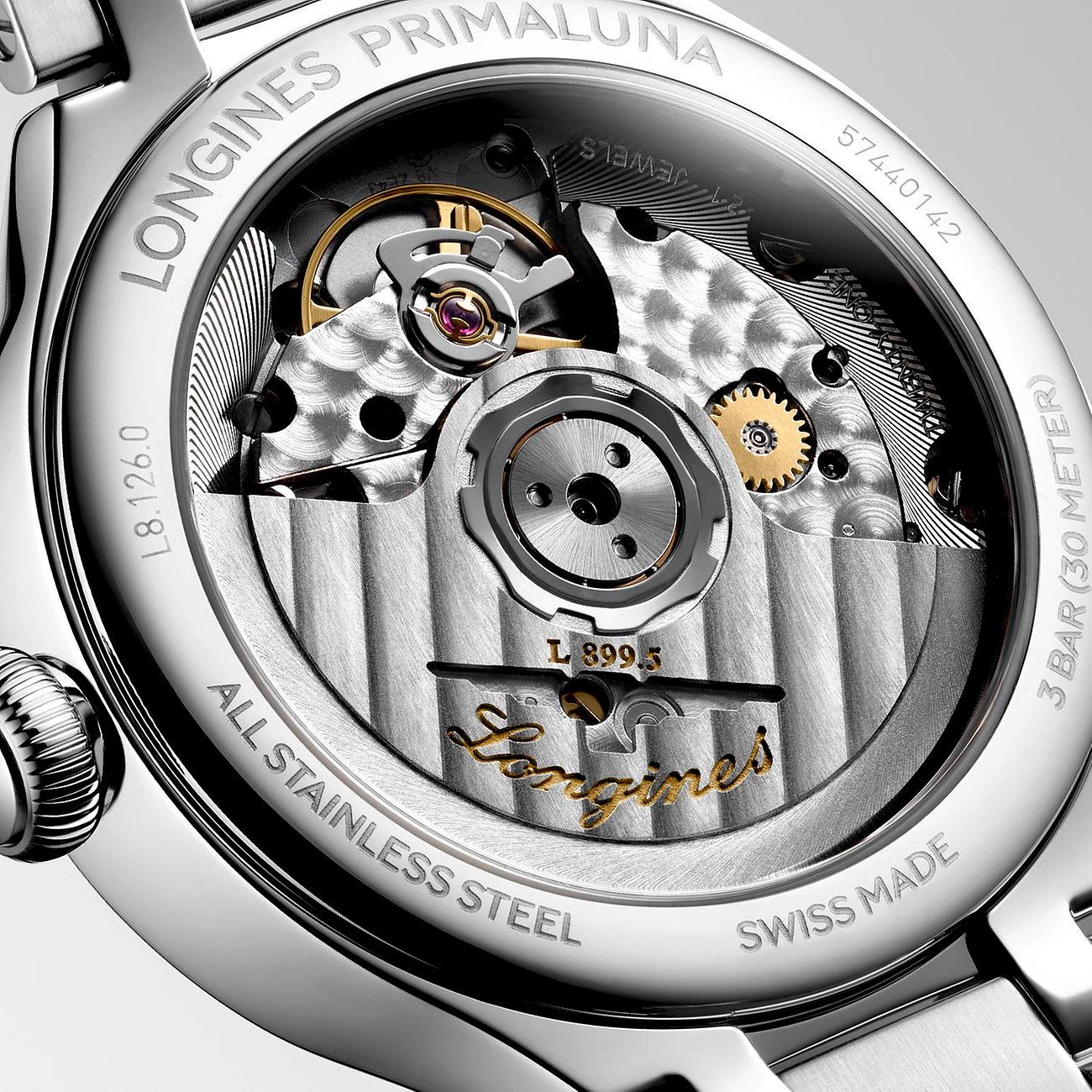 Rückseite einer Longines Damenuhr aus Edelstahl, zeigt das Automatikwerk durch ein Sichtfenster.
