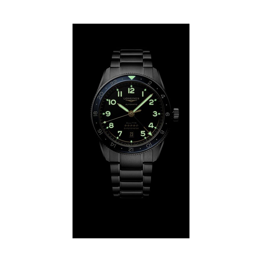 Longines Herrenuhr mit Edelstahlgehäuse, Keramiklünette und Leuchtindizes.