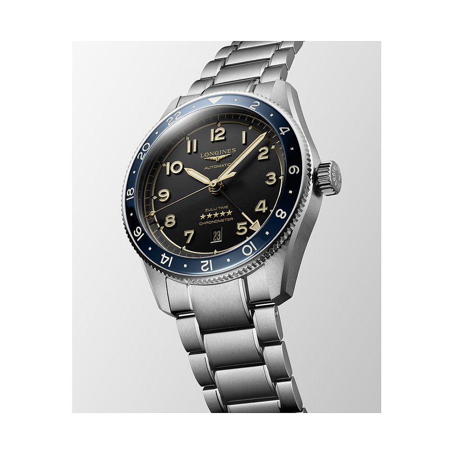 Longines Herrenuhr aus Edelstahl mit schwarzem Zifferblatt und blauer Keramiklünette.