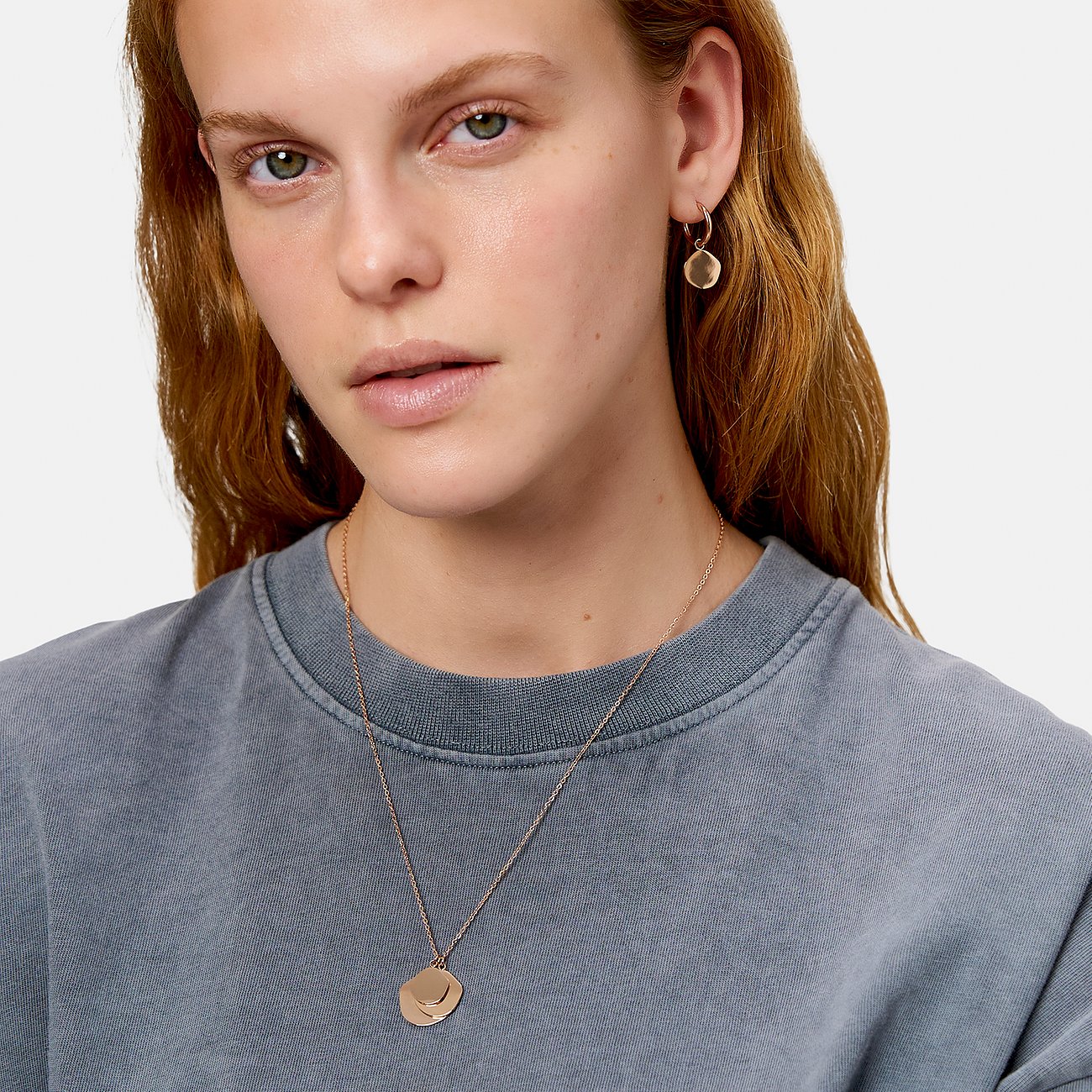 Liebeskind Halsschmuck aus Edelstahl, zweireihiger Anhänger.