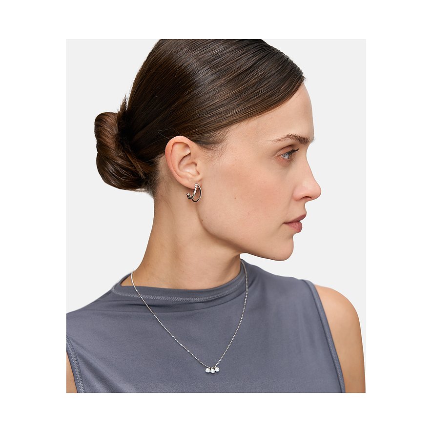 Tamaris halsband i 925 silver med tre zirkoner.
