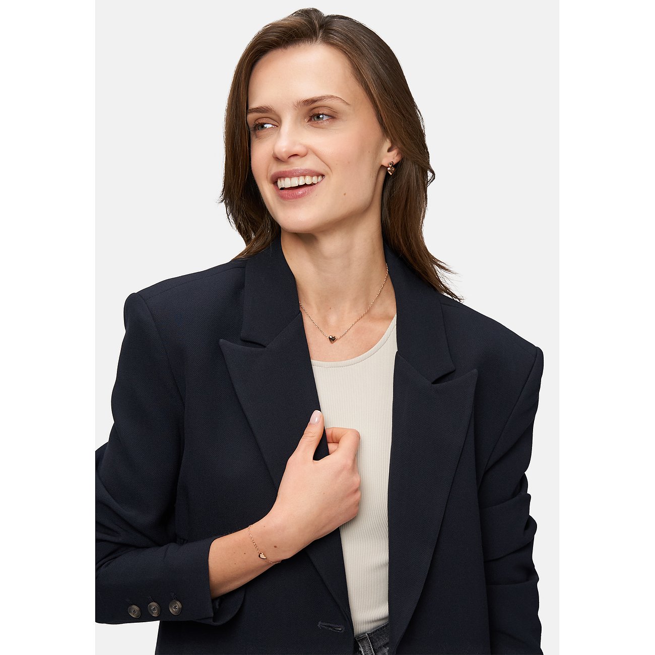 Tamaris Halsschmuck aus Edelstahl mit Herzanhänger.