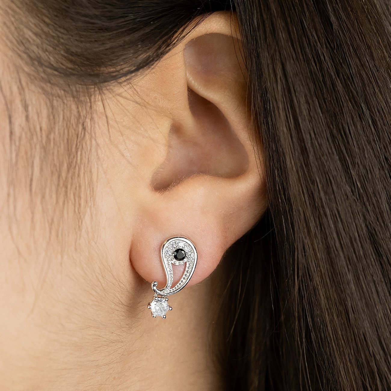 Engelsrufer Ohrringe aus 925er Silber mit Zirkonia besetzt.