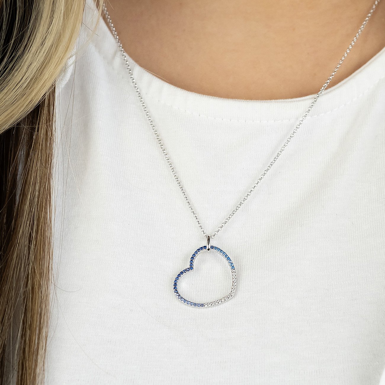 Engelsrufer Halsschmuck aus 925er Silber mit blauen und weißen Zirkonia.