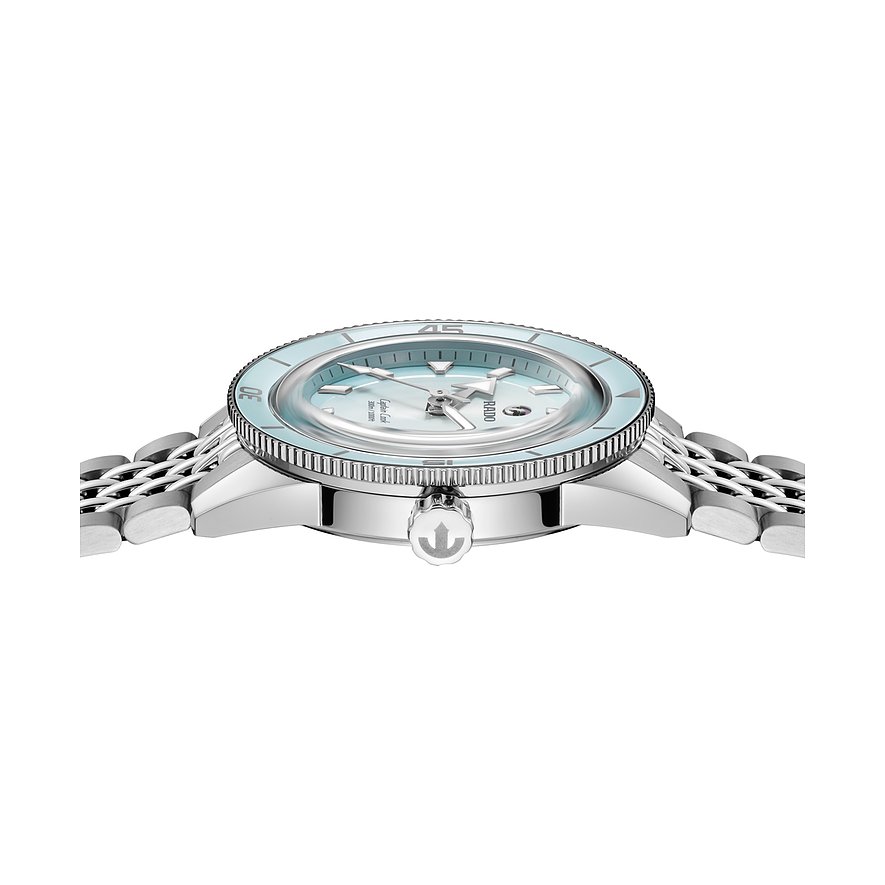 Rado Unisexuhr mit Edelstahlgehäuse, hellblauem Zifferblatt und silberfarbenem Armband.