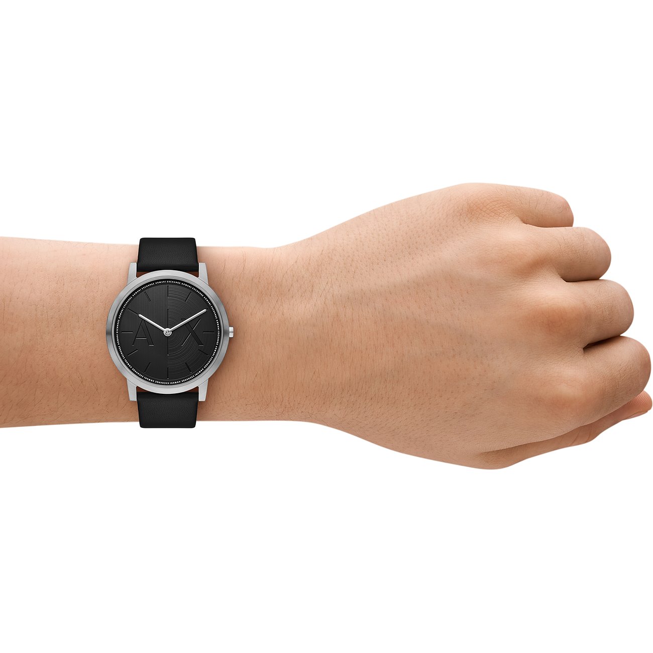 Montre Armani Exchange avec boîtier en acier inoxydable et cadran noir.