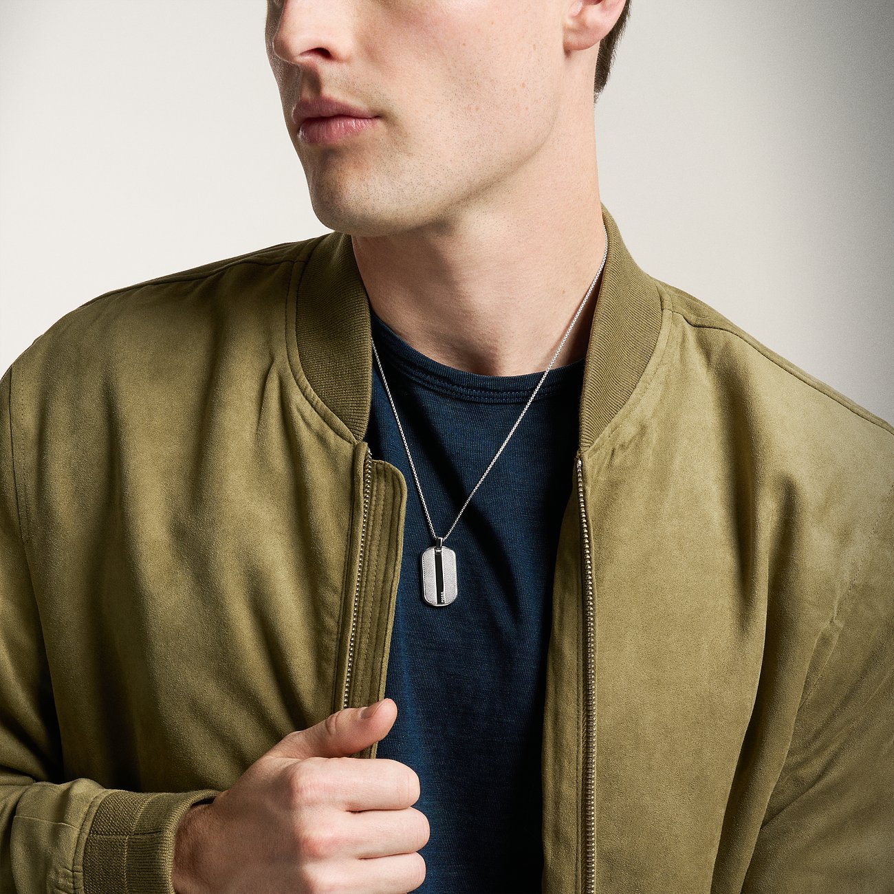 Fossil Herren Halsschmuck aus Edelstahl mit Anhänger.