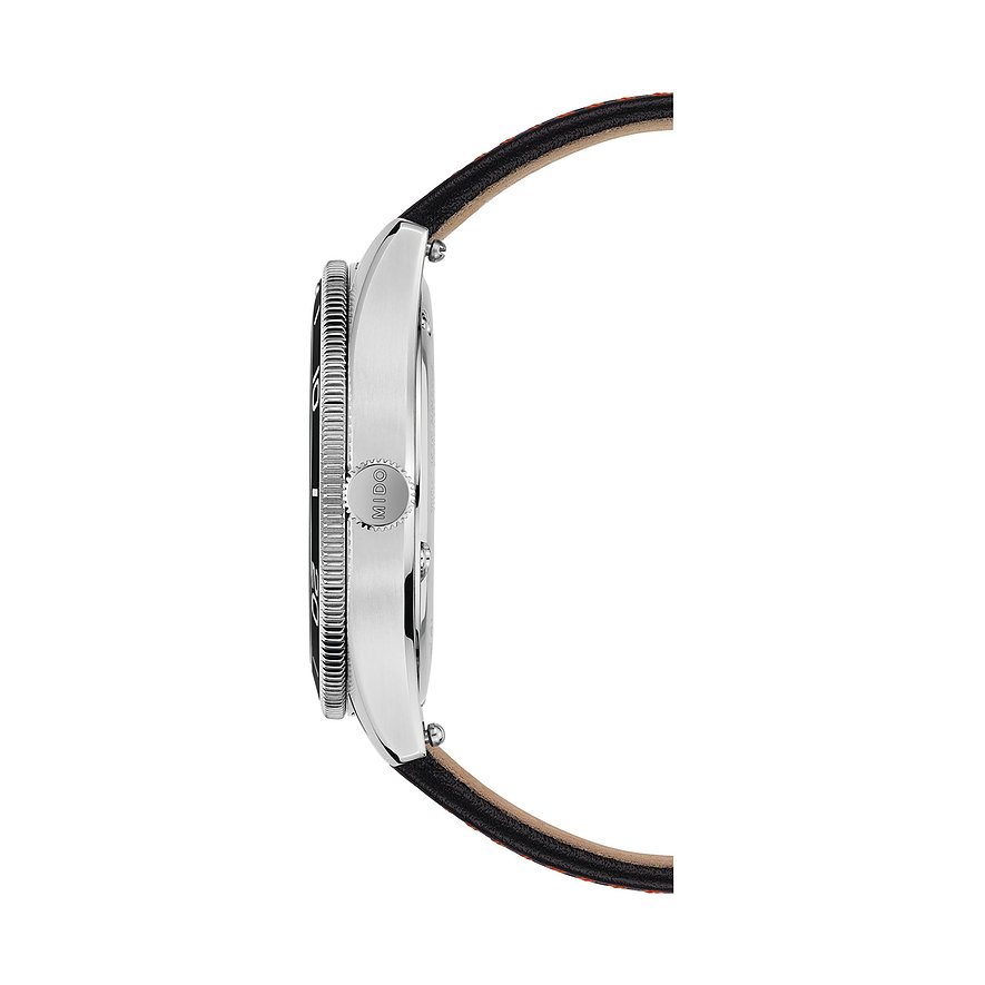 Mido Herrenuhr mit Edelstahlgehäuse und schwarzem Lederarmband.
