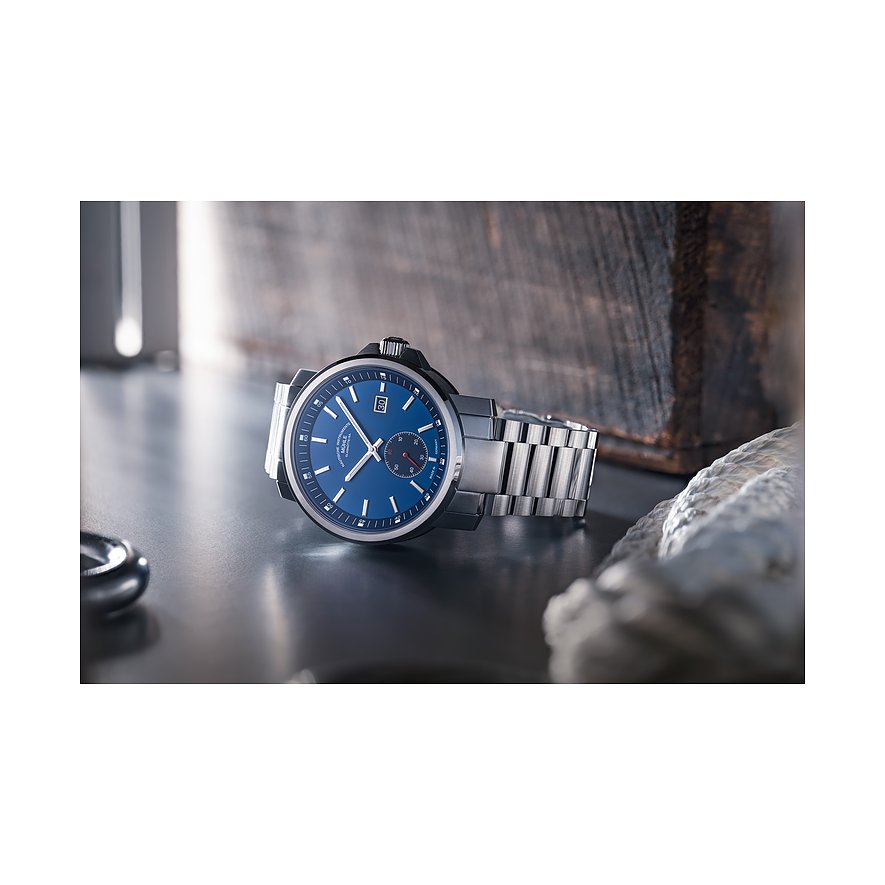 Mühle-Glashütte Herrenuhr aus Edelstahl mit blauem Zifferblatt und Datumsanzeige.