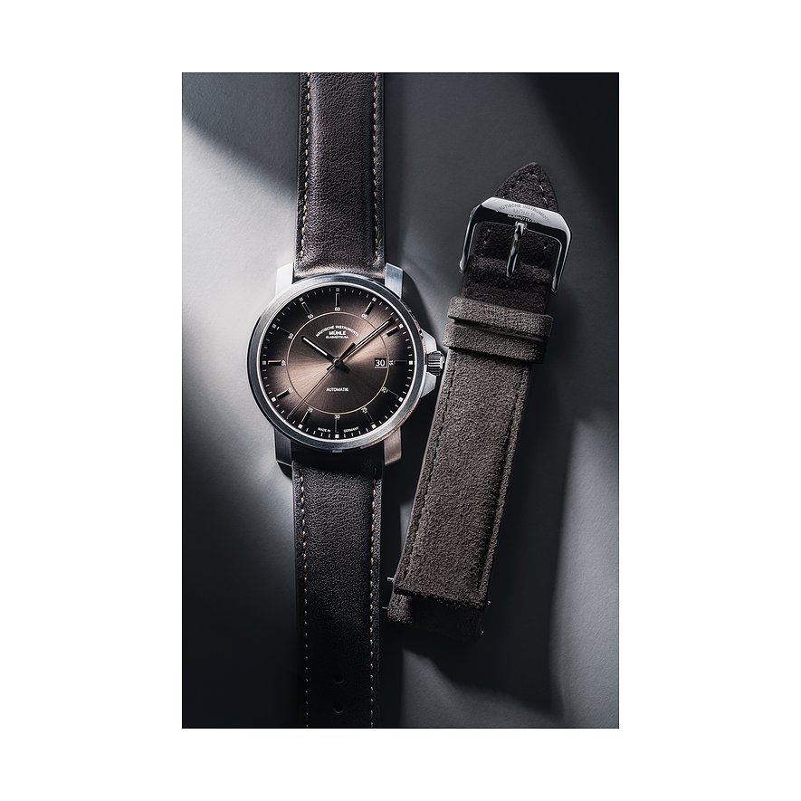 Mühle-Glashütte Automatik-Uhr mit Edelstahlgehäuse und Datumsanzeige.