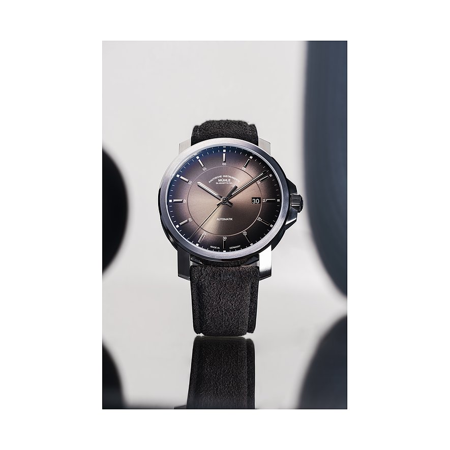 Mühle-Glashütte Herrenuhr mit Edelstahlgehäuse, braunes Zifferblatt, Datum.