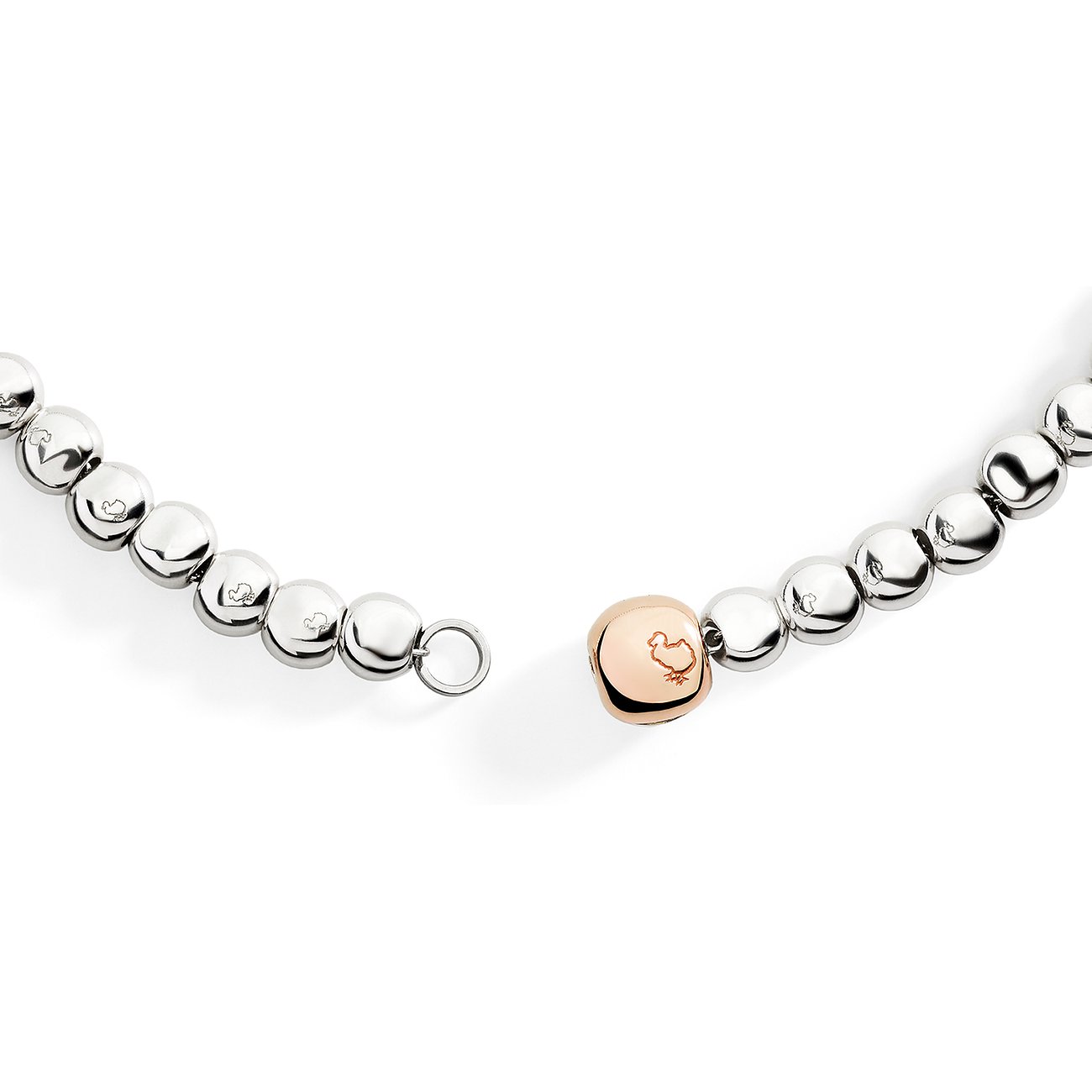 DoDo Halsschmuck aus Silber mit Roségold, das aus runden Kugeln besteht, eine davon als Küken graviert.
