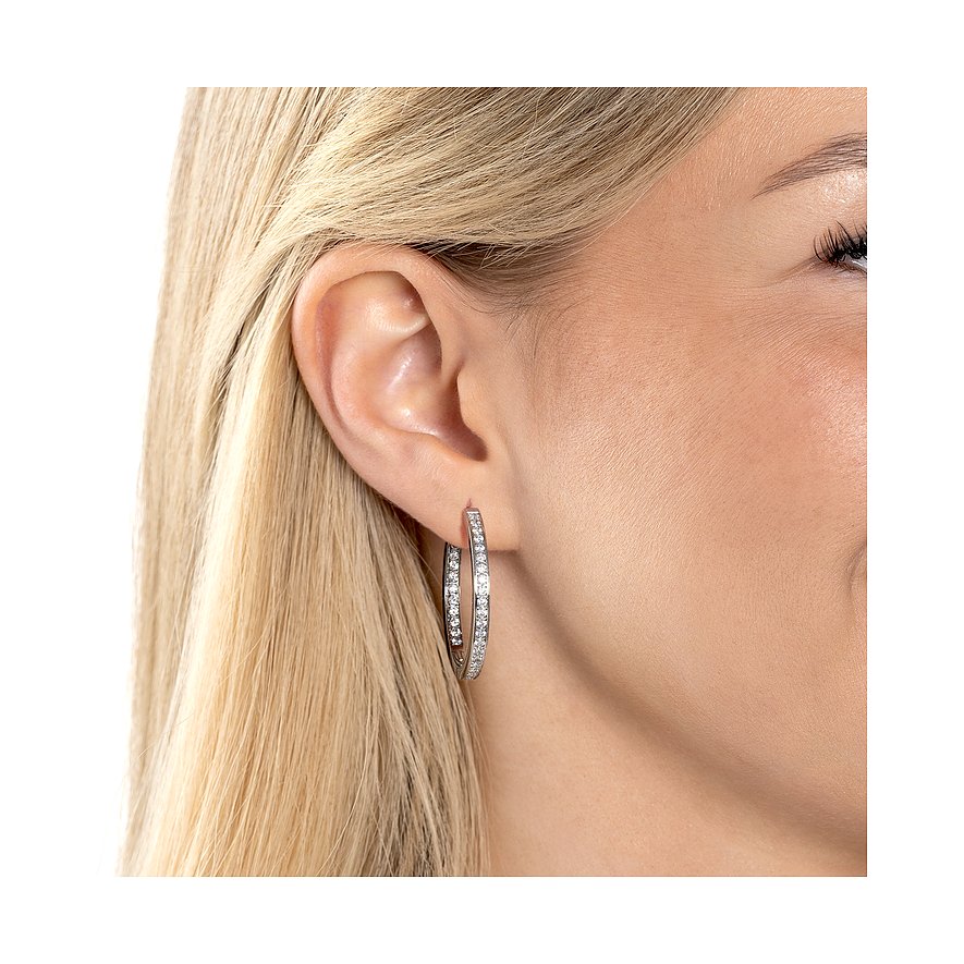 Leonardo Ohrhänger aus Edelstahl mit weißen Steinen.