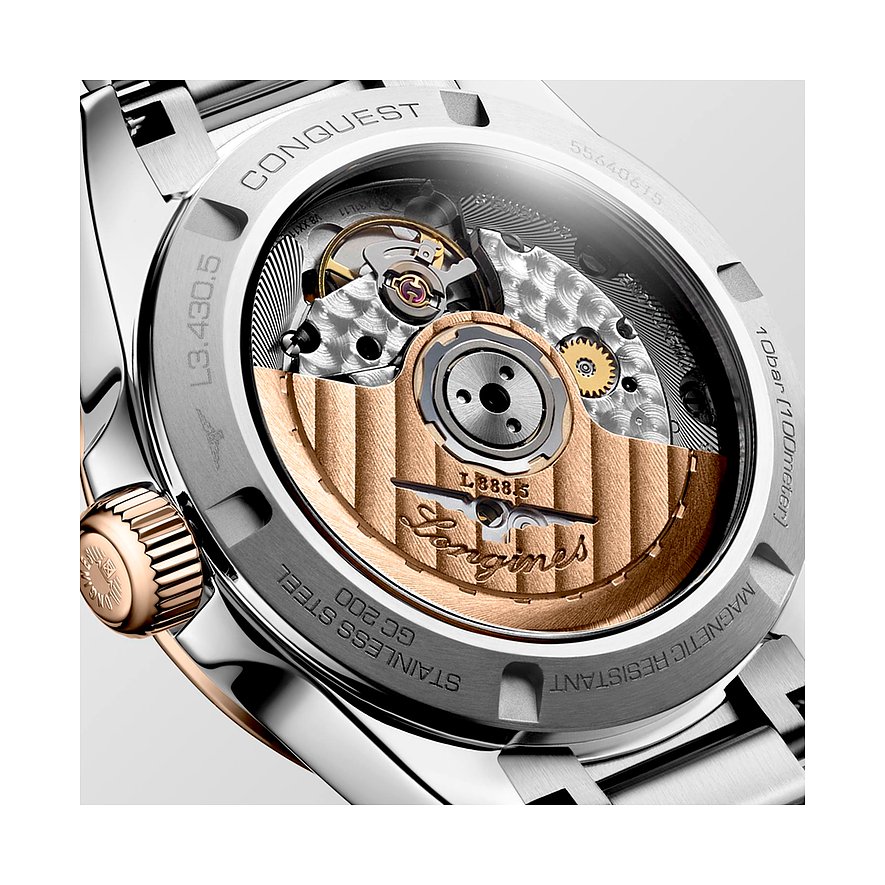 Rückseite einer Longines Damenuhr aus Edelstahl mit sichtbarem Uhrwerk und roségoldener Krone.