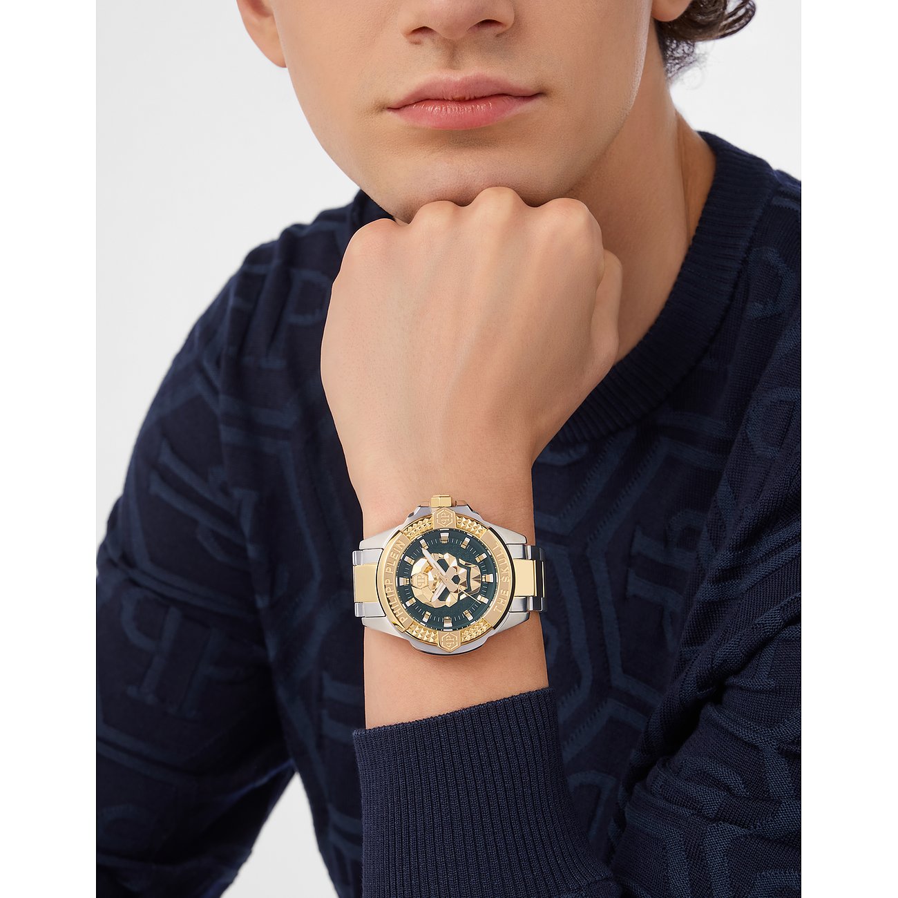 Philipp Plein Herrenuhr mit Edelstahlgehäuse, analog, mit Goldelementen und grünem Zifferblatt.