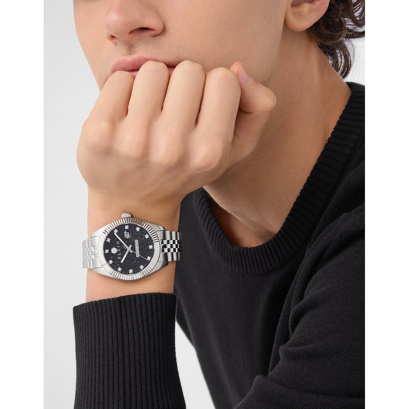 Philipp Plein Herrenuhr mit Edelstahlgehäuse und schwarzem Zifferblatt.