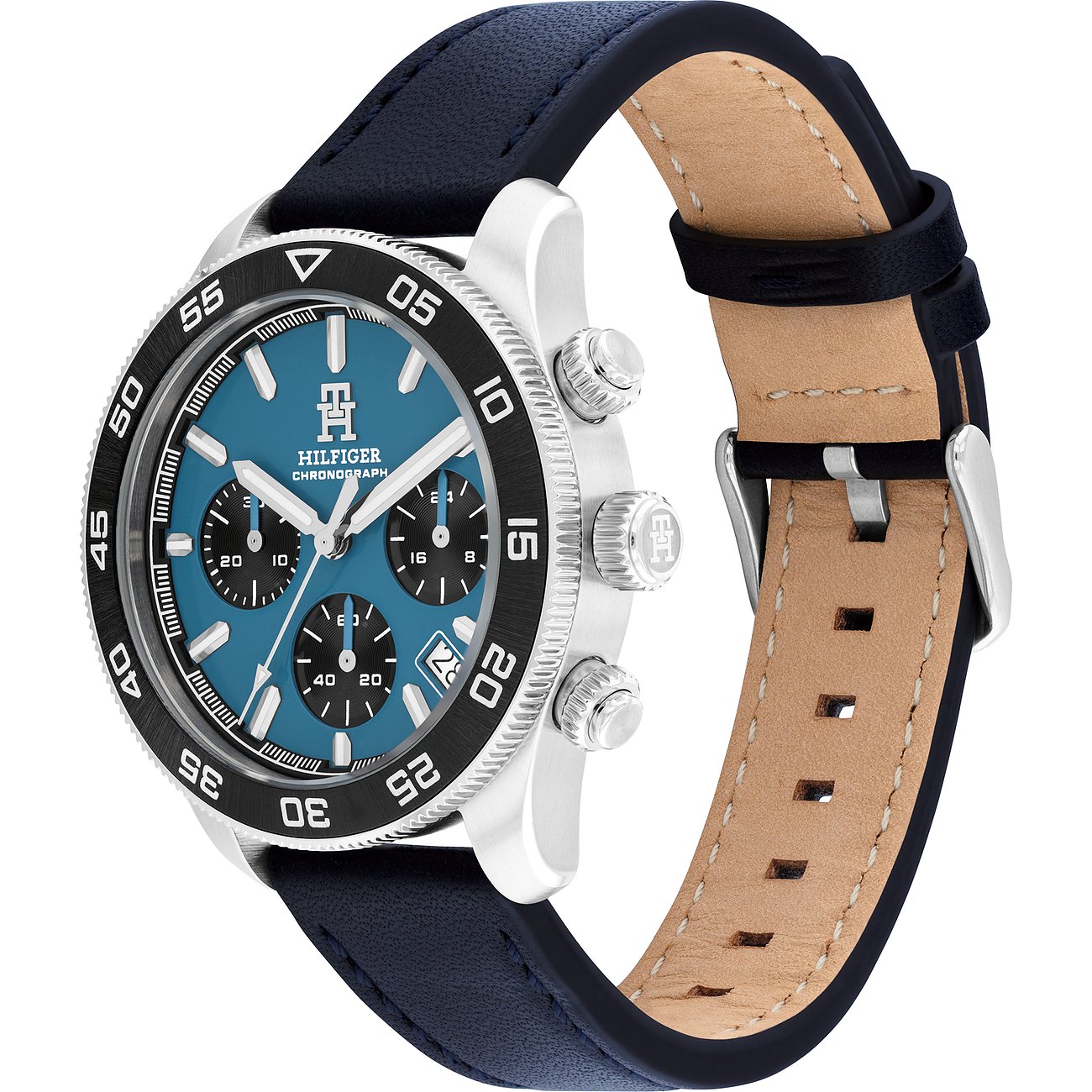 Tommy Hilfiger Herrenuhr aus blauem Edelstahl von schräg oben, mit braunem Lederarmband und silberfarbener Schließe.