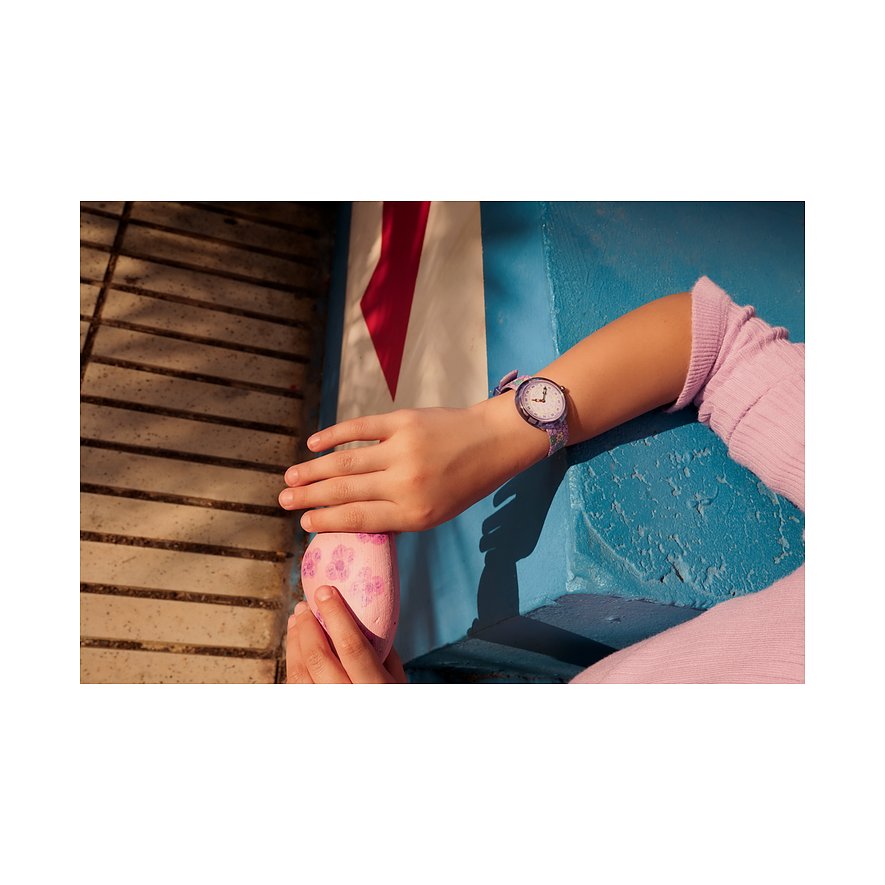 Flik Flak børneur med plastikkasse og farverig urskive.