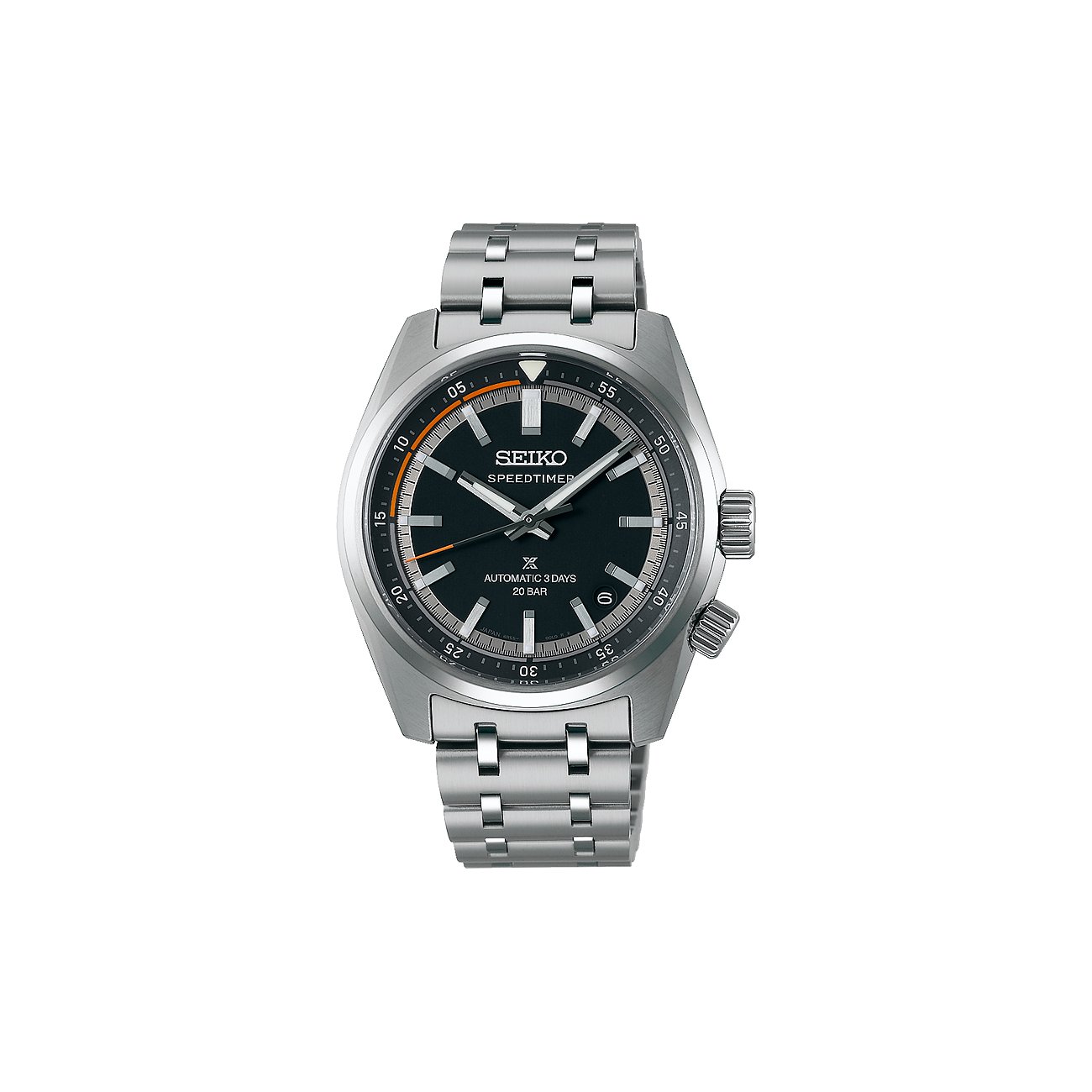 Seiko Herrenuhr Speedtimer aus Edelstahl mit schwarzem Zifferblatt und silbernem Armband auf weißem Hintergrund.